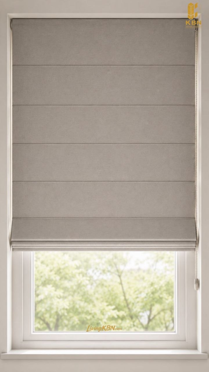 Flat Roman Blind grey premium dengan mekanisme chain halus